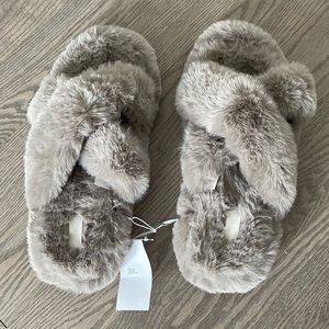 Faux fur H&M slippers